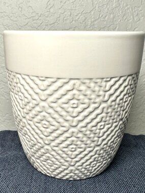 Vintage Textured Ceramic Short Vase-White-5 inches tall